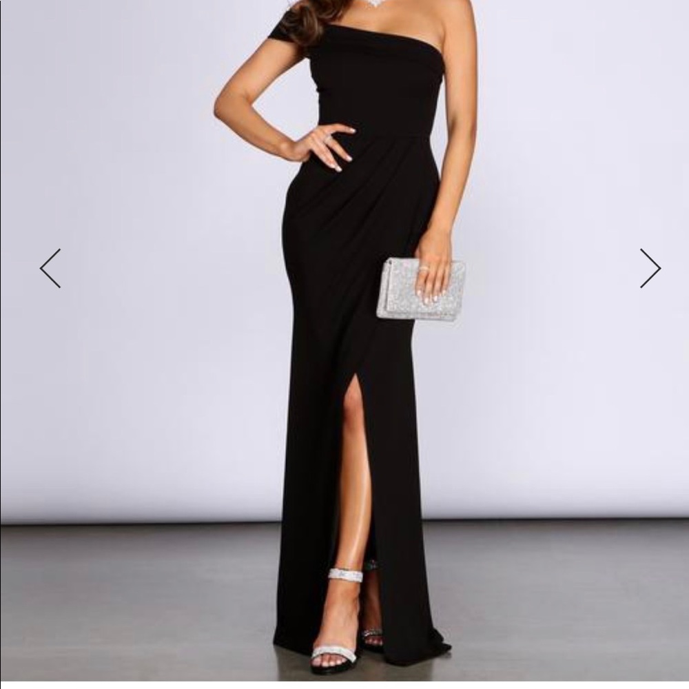 🖤 Windsor Asymmetrical Dress 🖤